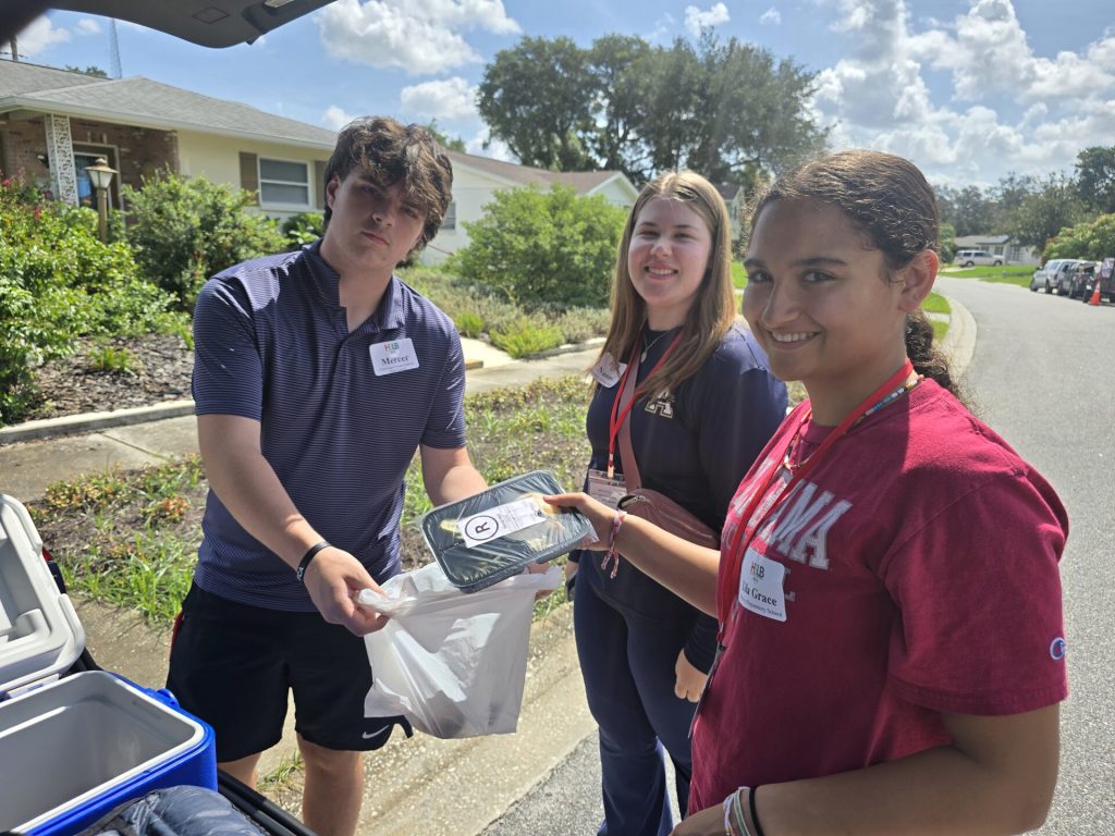 High School Leaders Pack 1,000 Succulents to Deliver with Fresh Produce for Tampa Seniors